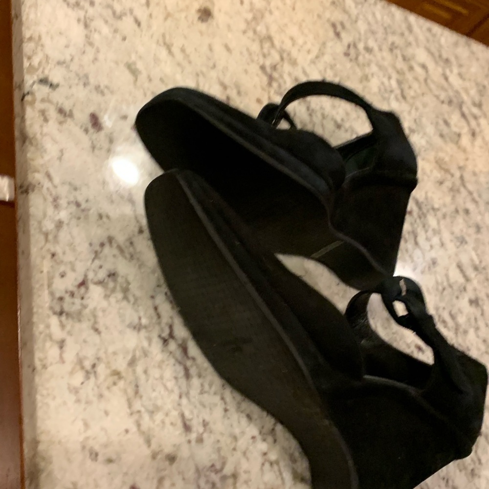 Stephen Kelian black suede, belt buckle , shoes - Picture 5 of 13